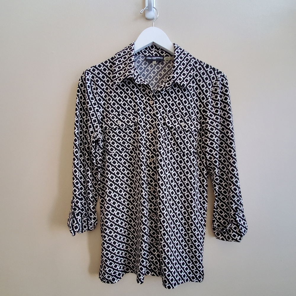Black and White pattern Button down shirt, stretchy fabric, comfortable, Small
